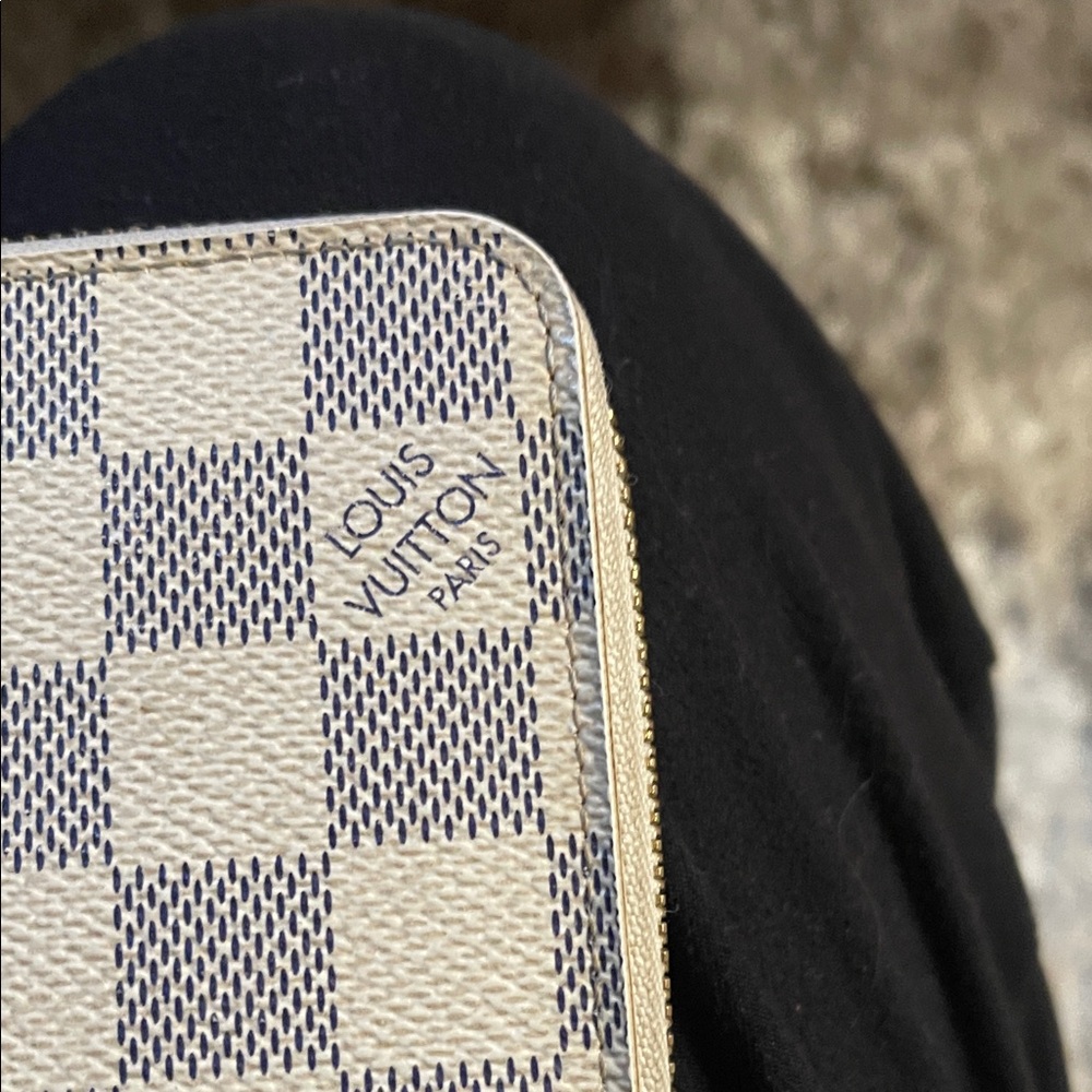 Louis Vuitton Damier Azur Zip Wallet - Cream/Blue - Picture 7 of 15
